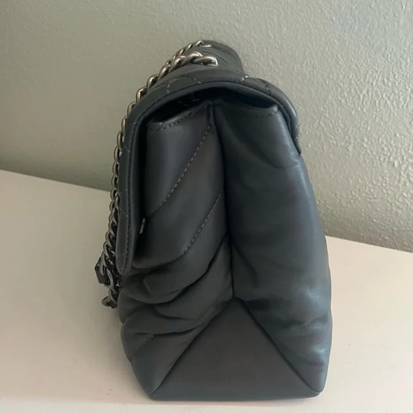 Elegant Grey Quilted Women's Bag - Picture 3 of 5